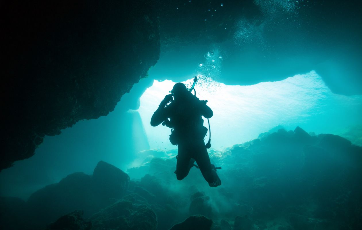 Nurkowanie - kompletny przewodnik nurkowanie jaskiniowe