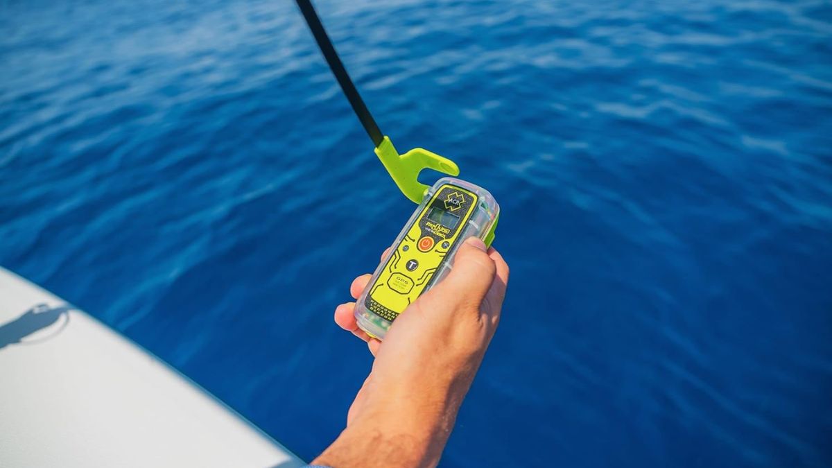 Personal Locator Beacon for Scuba Divers: Which Rescue Device Do You Actually Need? » Costa Rica Divers Personal Locator Beacon ACR ResQLink View