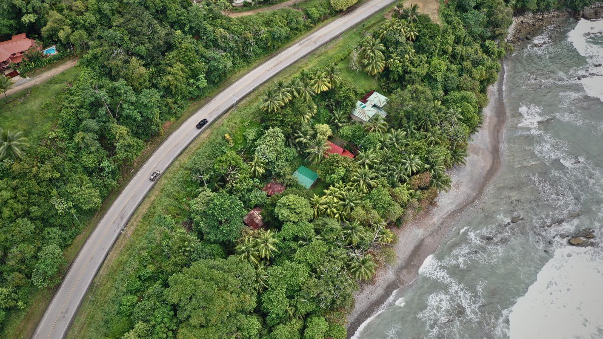 Uvita, Costa Rica: Complete Travel Guide » Costa Rica Divers road to Uvita in Costa Rica