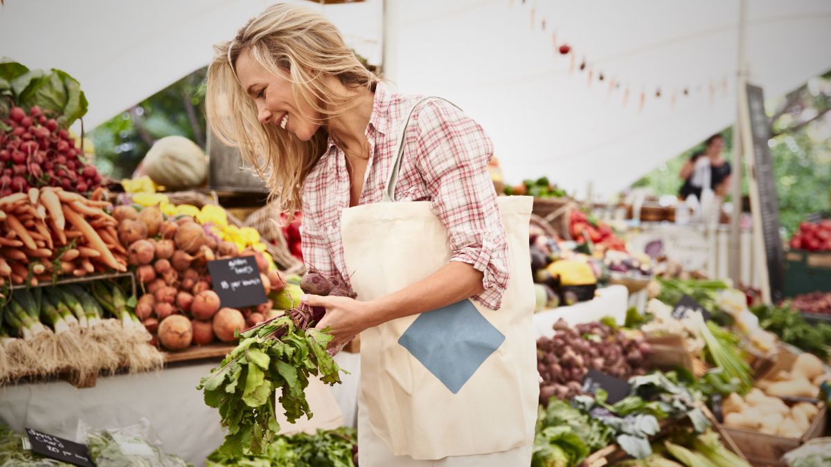 Uvita, Costa Rica: Complete Travel Guide » Costa Rica Divers Saturday farmers market in Uvita with local vendors and fresh produce